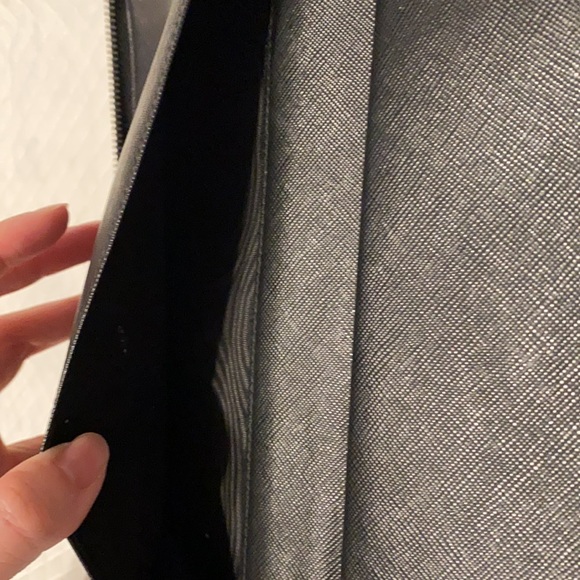 prada wallet - Picture 4 of 8